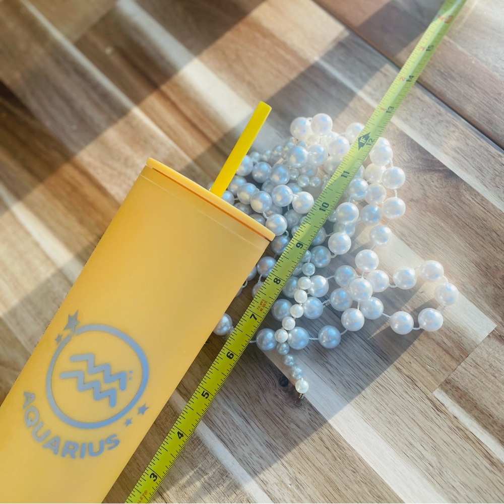 MODERN EXPRESSIONS | 22 oz | Aquarius Zodiac Astrology Straw Cold Drink Tumbler
